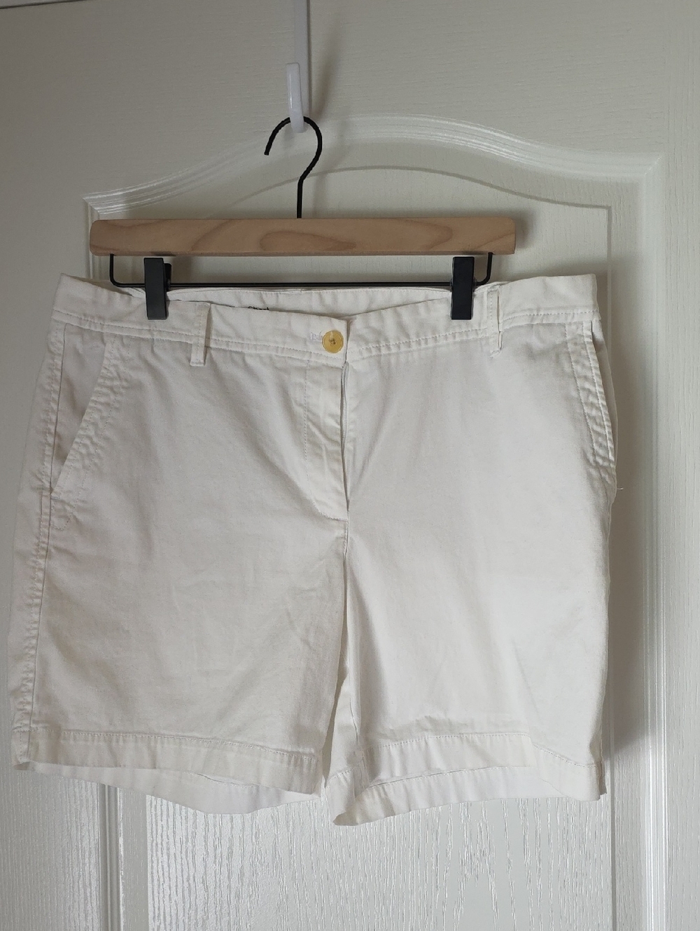 Talbots Women's Relaxed Chino Shorts Size 12
